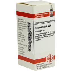 Weiße Verpackung von homöopathischen Kügelchen mit der Aufschrift "Nux vomica C 200".